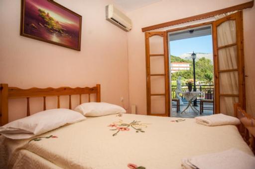 Villa Fernanda'S Traditional 2 Floor House à Poros  Extérieur photo