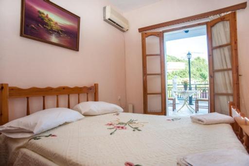 Villa Fernanda'S Traditional 2 Floor House à Poros  Extérieur photo