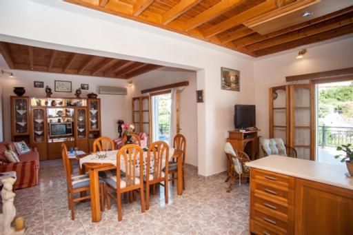 Villa Fernanda'S Traditional 2 Floor House à Poros  Extérieur photo